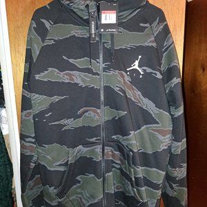 Jordan Army Green and black sized large